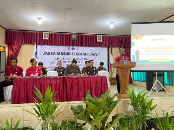 Jaksa Masuk Sekolah